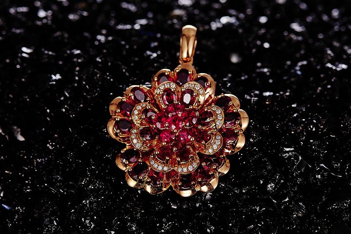 Pourquoi offrir un collier en rubis ?